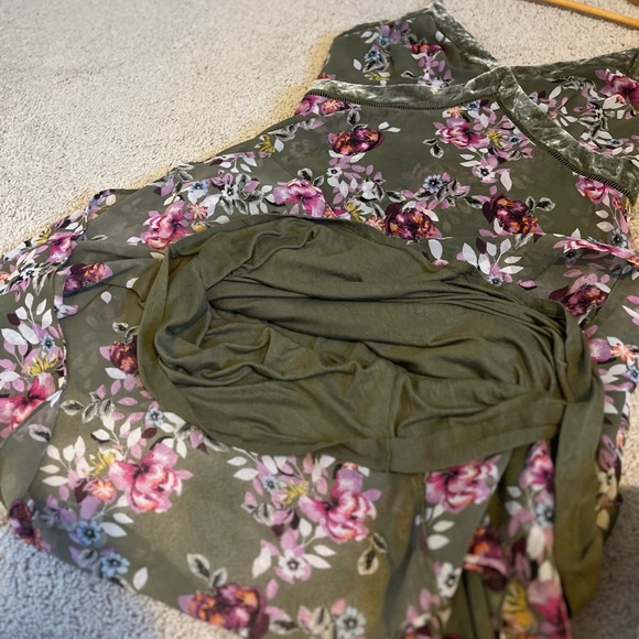 White House Black Market Handkerchief Floral Olive Velvet trim Dress Sz 10 - Picture 9 of 15